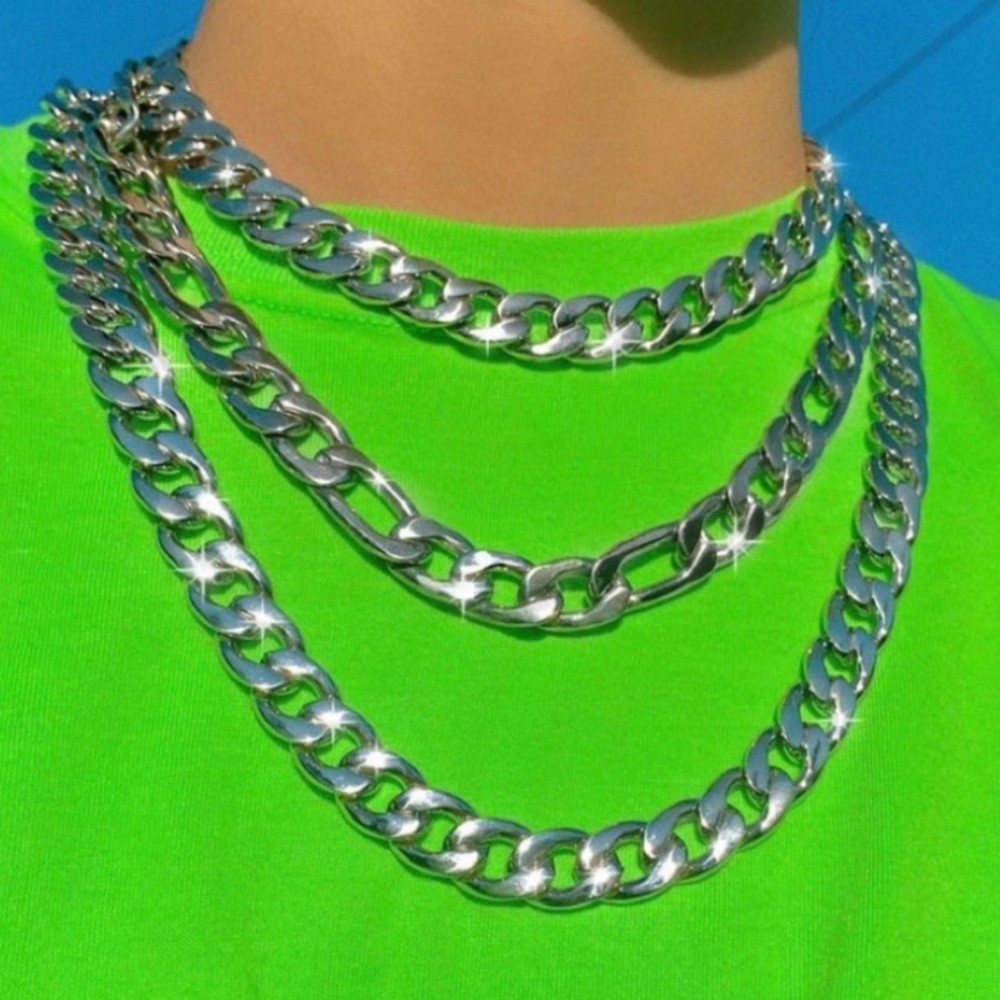 chunky cuban chain choker